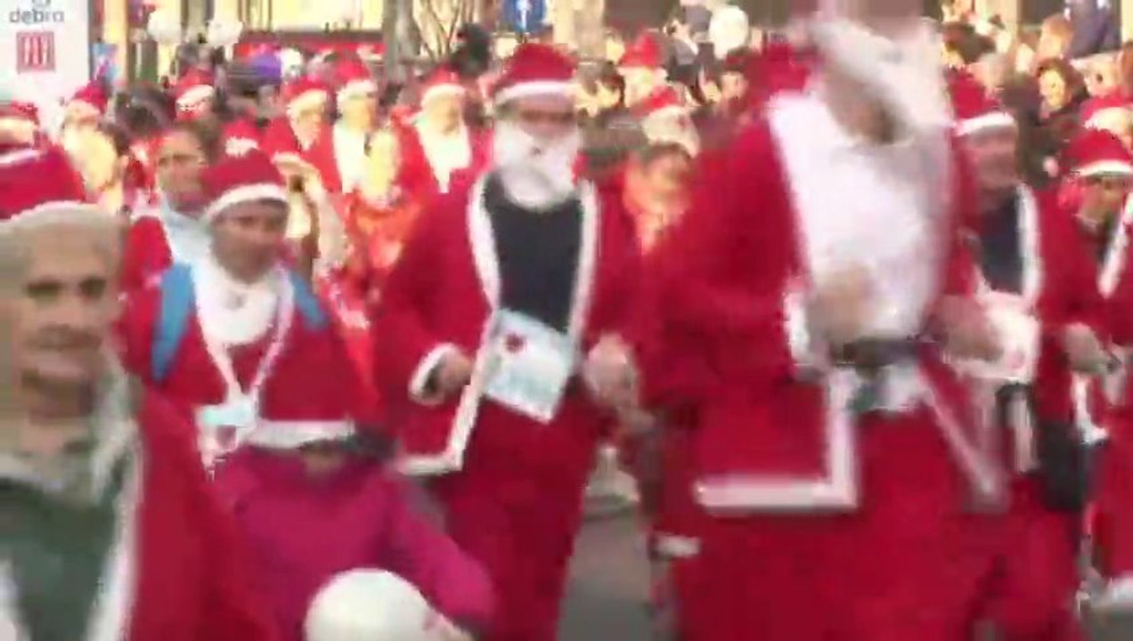Christmas Santa Race : 2000 santa Claus Running in the street of Belgrade!