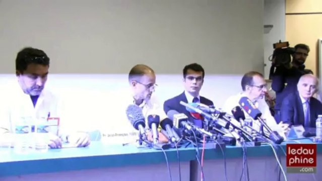 Conférence de presse des médecins de Michael Schumacher à Grenoble