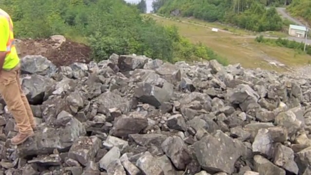 Explosion de roche en slow motion