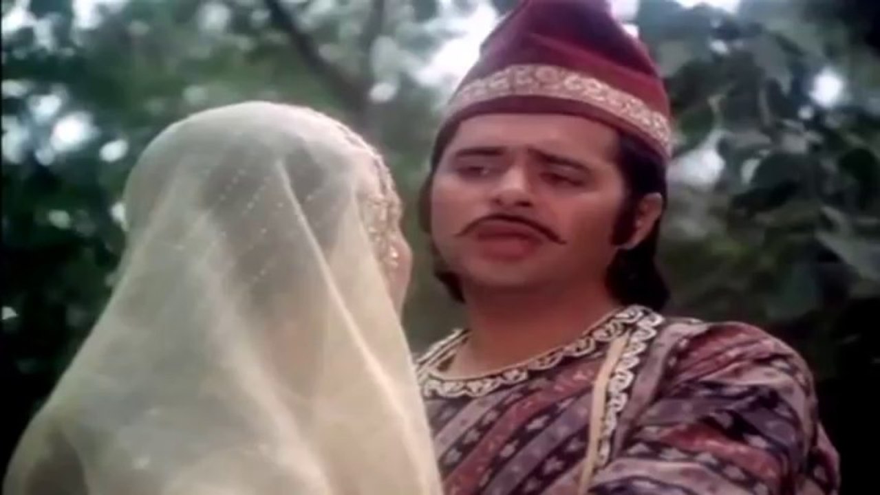 Zindagi Jab Bhi Teri Bazm Mein - Talat Aziz - Umrao Jaan (1981) - HD