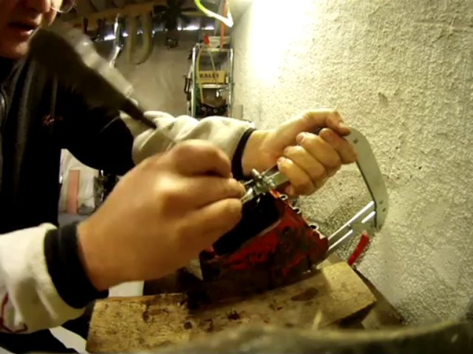 Démontage d'une soupape sur un V8 Small Block de Corvette C3