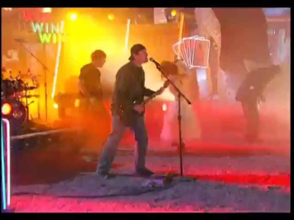 Evanescence - Bring Me To Life (Music Video) (LIVE VERSION)