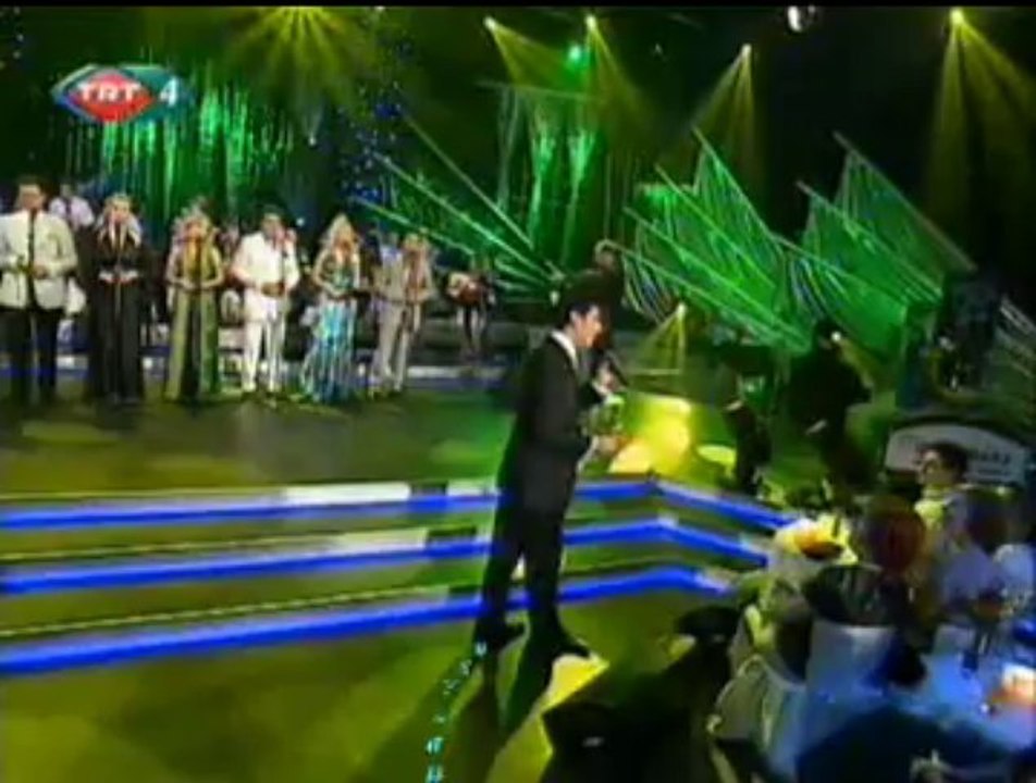 Bahadır ÖZÜŞEN-Kimseye Etmem Şikâyet Ağlarım Ben Halime