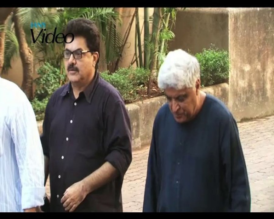 Bollywood in tears at Farooque Sheikhs funeral