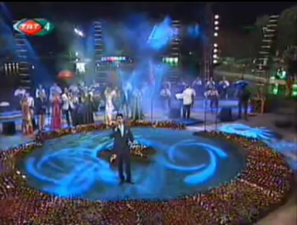 Bahadır ÖZÜŞEN-Zulmetle Ayrılık Bestesi Yapan (Geceler)