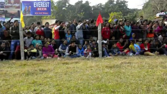 Népal: concours de beauté et matchs de foot pour les éléphants