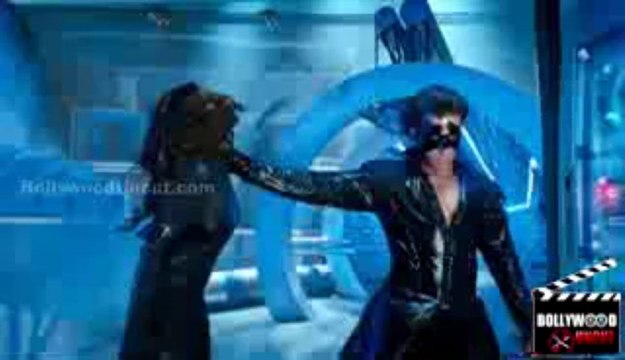 Hrithik Roshan & Priyanka Chopra's Hot Kiss In Krrish 3