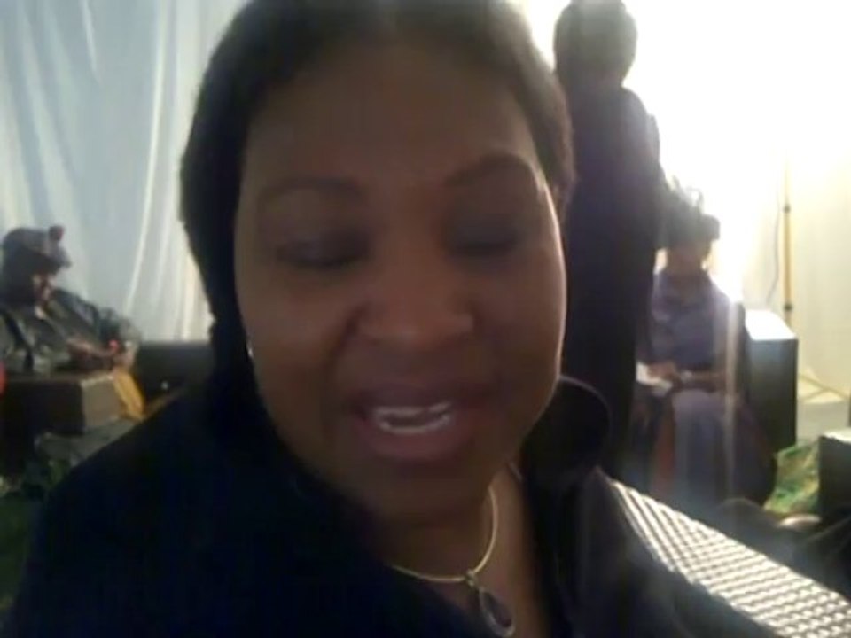 Yvonne Chaka Chaka Pays Tribute to Madiba!