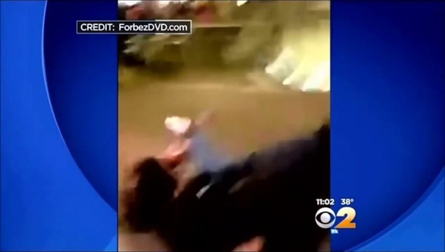 Violent Flash Mob at Kings Plaza Mall 800 teens detroy everything!