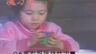 3 Year Old Toddler Solving Rubiks Cube !!