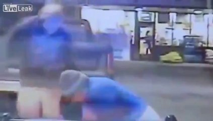 Poliziotto aggredito