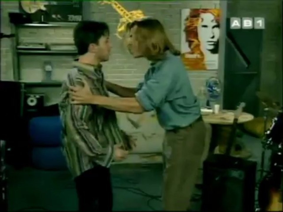Cricri d'amour VS Nico dans Hélène et les Garçons