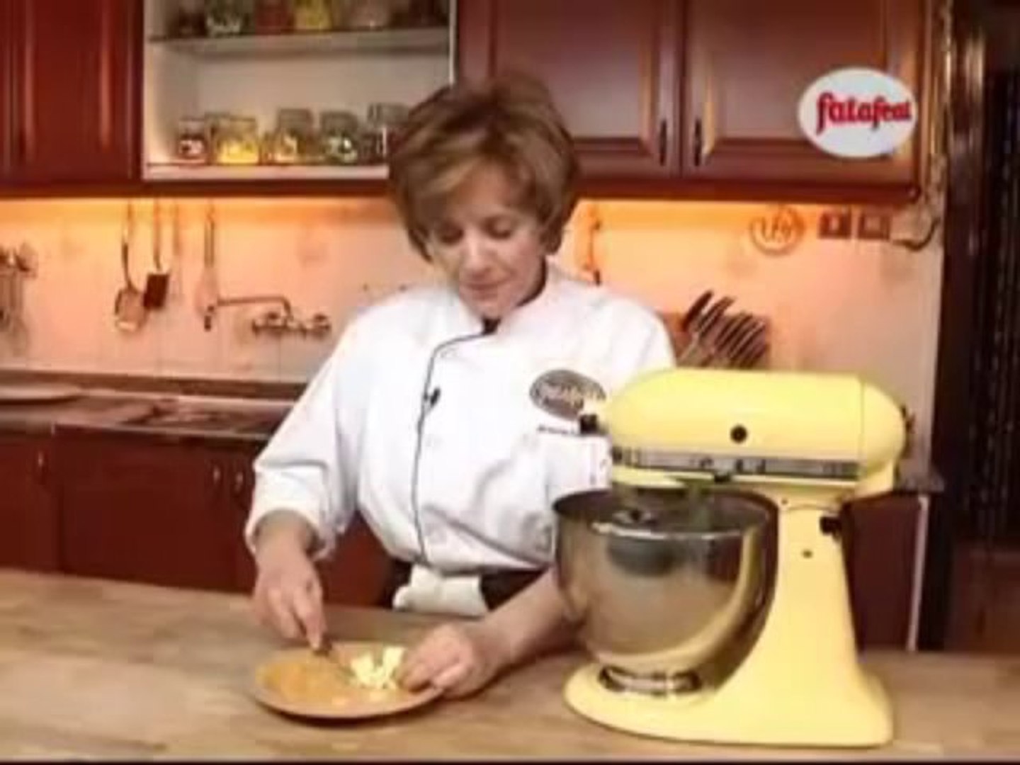 حورية المطبخ خبز البريوش بالزبيب والكريم باتيسيير - Vidéo Dailymotion