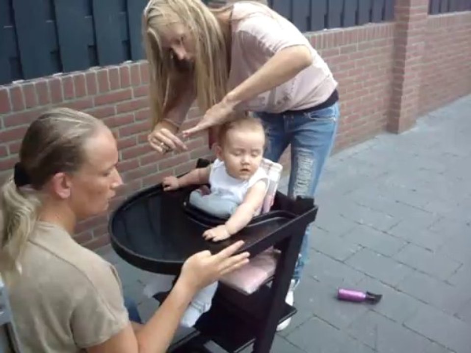 7Sep2013-Nikki 1ste X knippen
