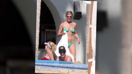 Jennifer Aniston disfruta del sol junto a Courteney Cox