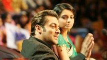 Salman Khan Promotes Jai Ho On Nach Baliye 6 !