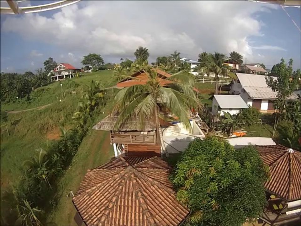 survol d'un gite touristique de guyane