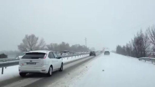 La neige perturbe la circulation vers les Alpes