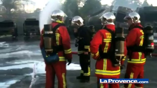 Marseille : un entrepôt de fioul entièrement détruit par le feu