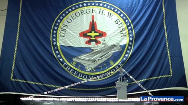 Le plus grand porte-avions du monde en escale à Marseille