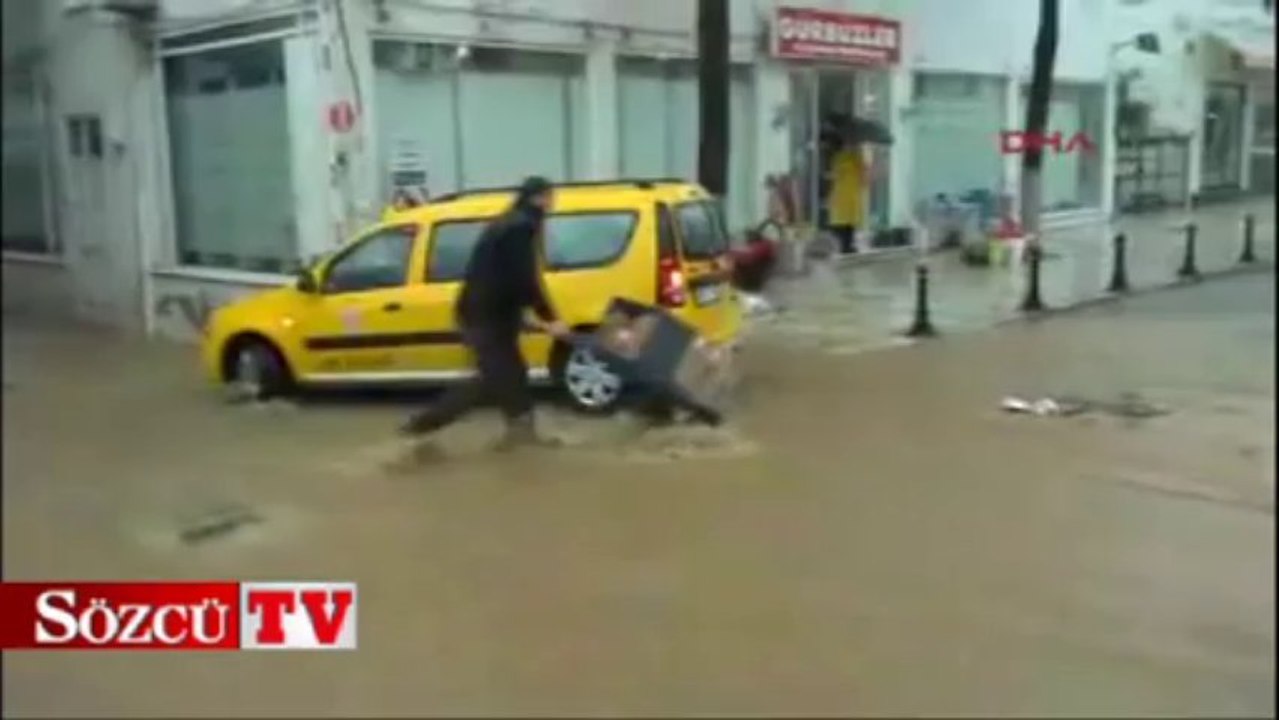 Bodrumda etkili sağanak