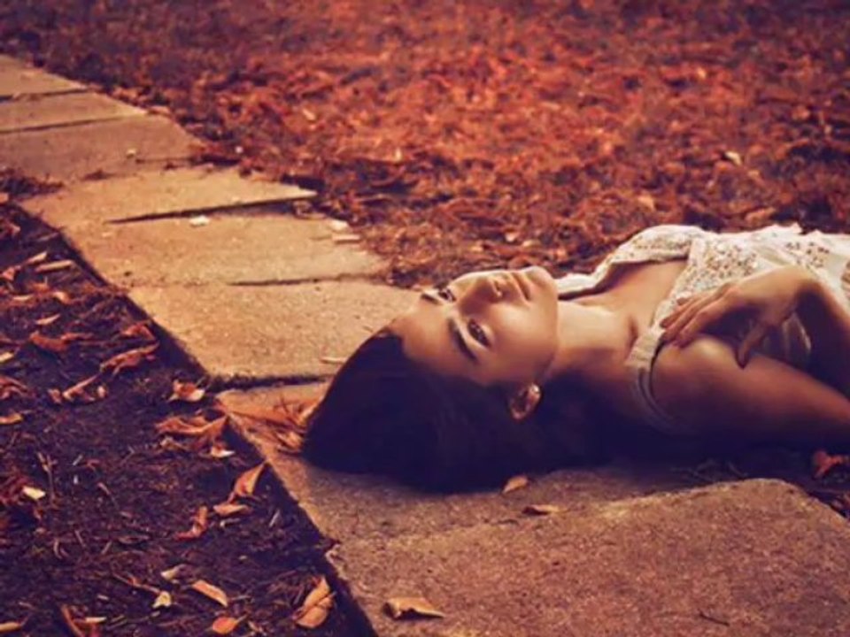 EyLüL TufaN - Şimdi BuRada DeğiLsiN ___NiLKaRa___