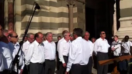 Les "Baladins" chantent pour la paix à Marseille