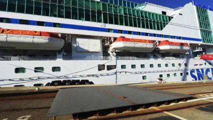 Les plongeurs renflouent le "Napoléon Bonaparte"