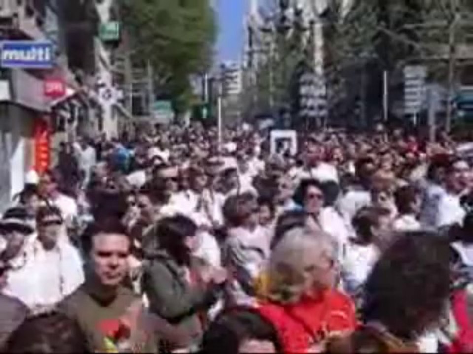 Marche blanche sur la Canebière pour libérer Ingrid Bétancourt