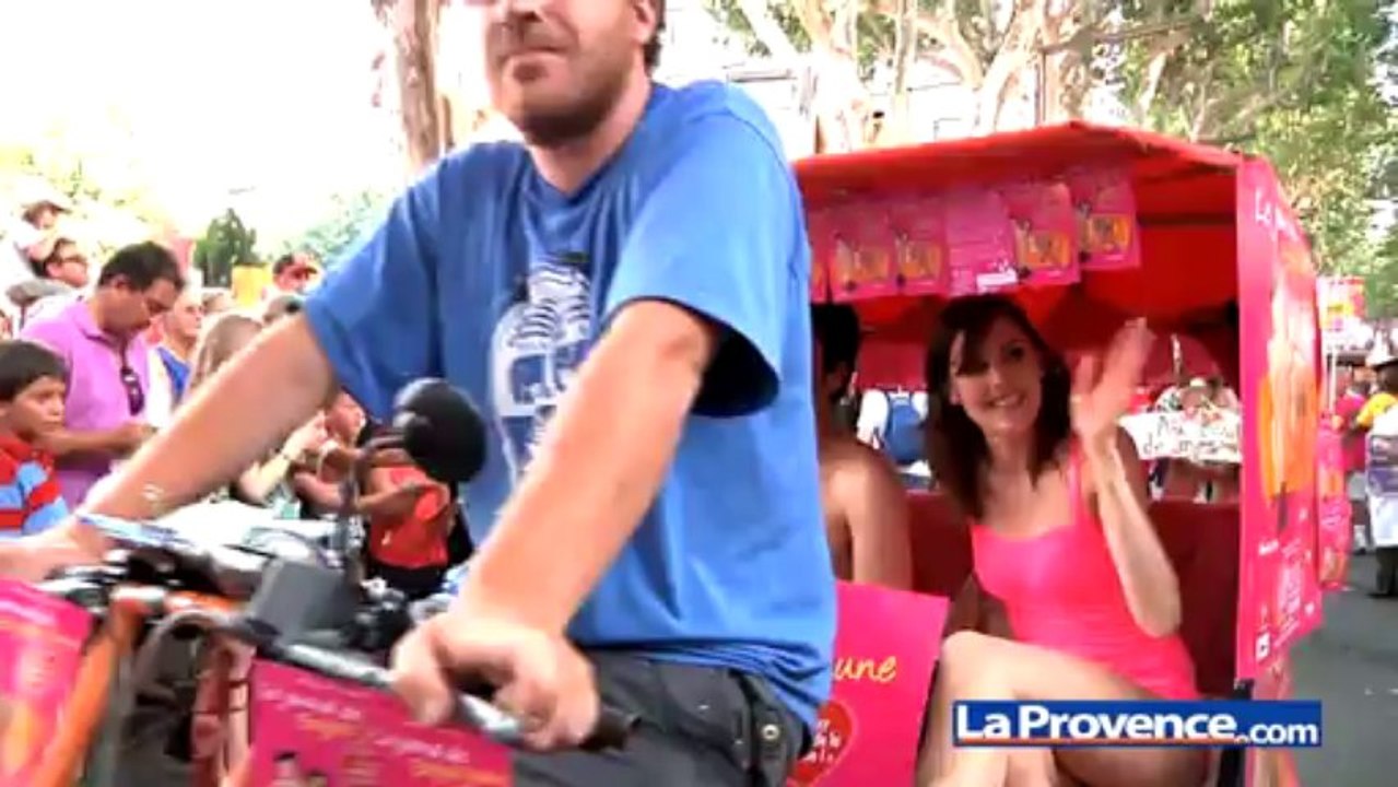 Festival off d'Avignon : une parade complètement déjantée