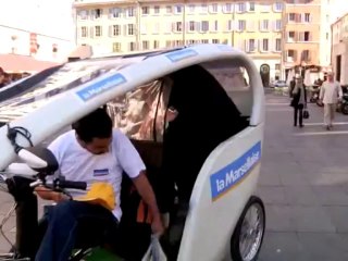 Marseille découvre les vélos-taxis