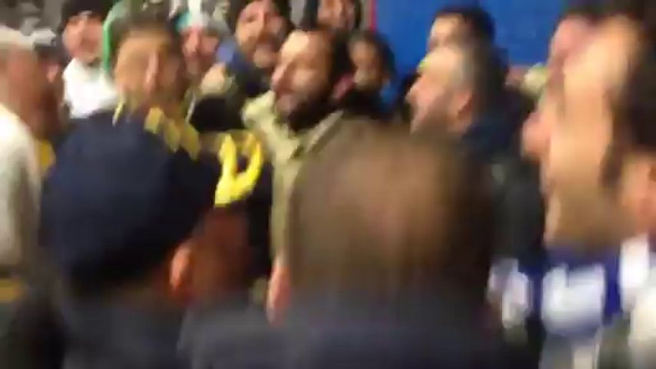 Sevdana Gönül Verdim Düşürdü Beni Dillere (Fenerbahçe Bestesi)