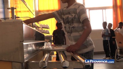 A la cantine (1/4) : ''La pomme de terre ? C'est du manger écrasé''