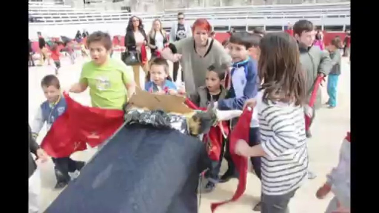 Les enfants ouvrent la Feria d'Arles