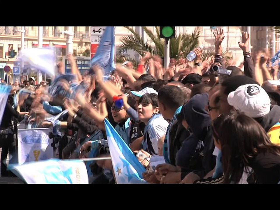 Deschamps; Anigo et Dassier dans les locaux du journal