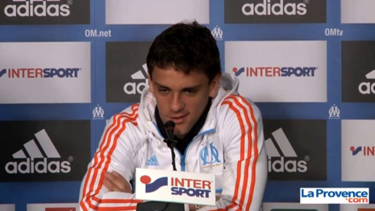 Lucas Mendes chambre Joey Barton à propos du français