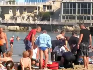 Plages : l'intervention des secouristes en direct