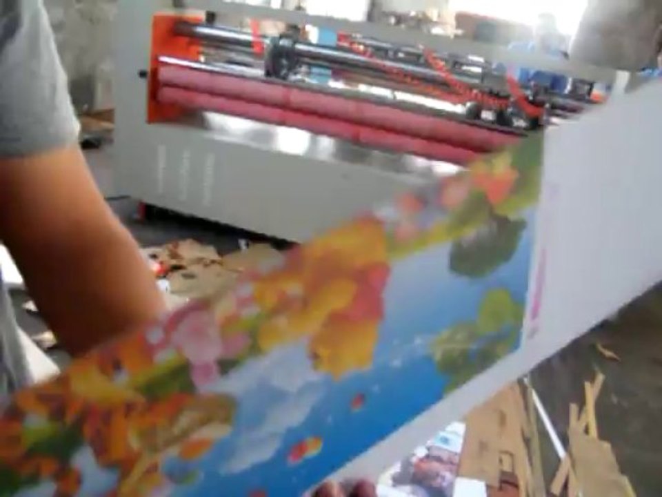 BFY thin knife paper-partitioning & creasing machine working vedio