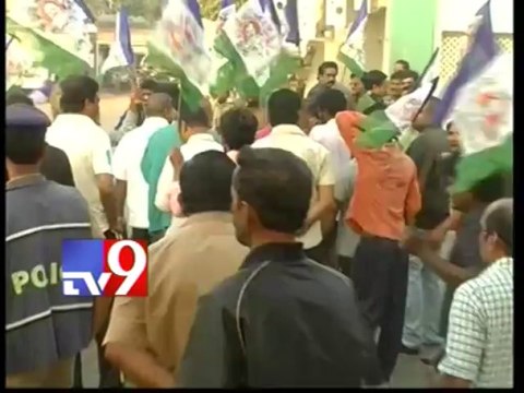 Bandh continues in Vizianagaram and Vizag