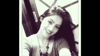 Deepika's Stunning Look in 'Ek Ladki Ko Dekhtha Hai' 🎬