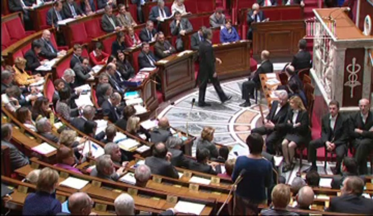 [ARCHIVE] Rythmes scolaires: réponse de Vincent Peillon à la députée Carole Delga lors des questions au Gouvernement à l'Assemblée nationale, le 17 décembre 2013