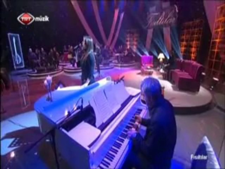 TRT Müzik Fısıltılar Ömer Faruk Gözoğlu Nilgün Kızılcı Anlatamam Gölgende Ölmek İstiyorum 03-01-2014