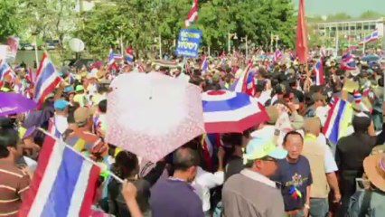 Opposition protesters march through Thai capital