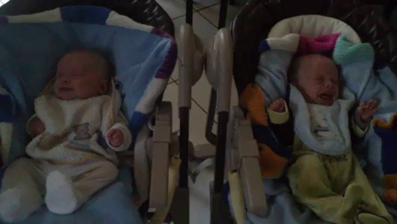 2014_01_01-les jumeaux ont faim.mp4