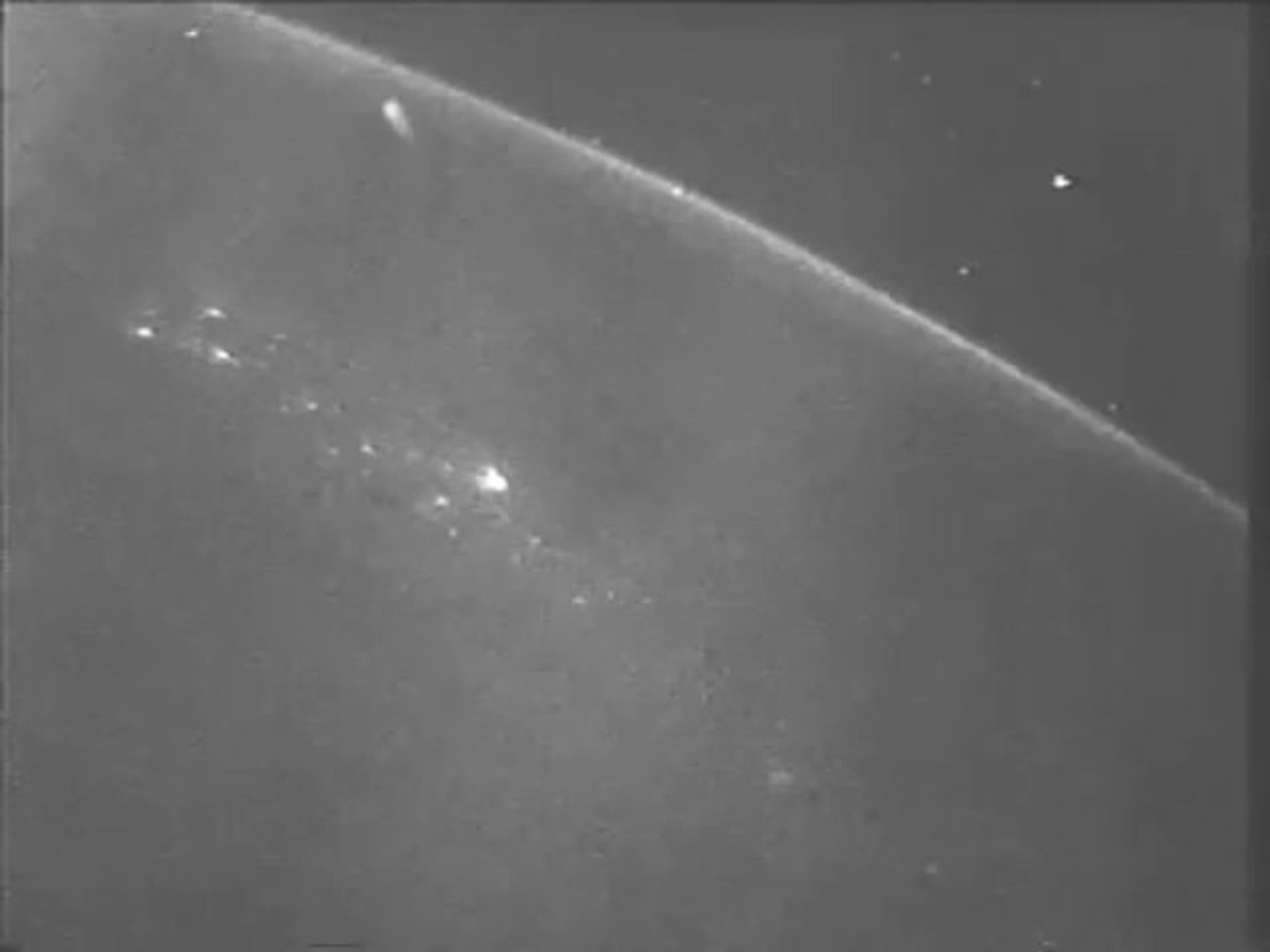 人気定番の Footage UFO - Dailymotion Vidéo - Original Length Full - STS-48 その他