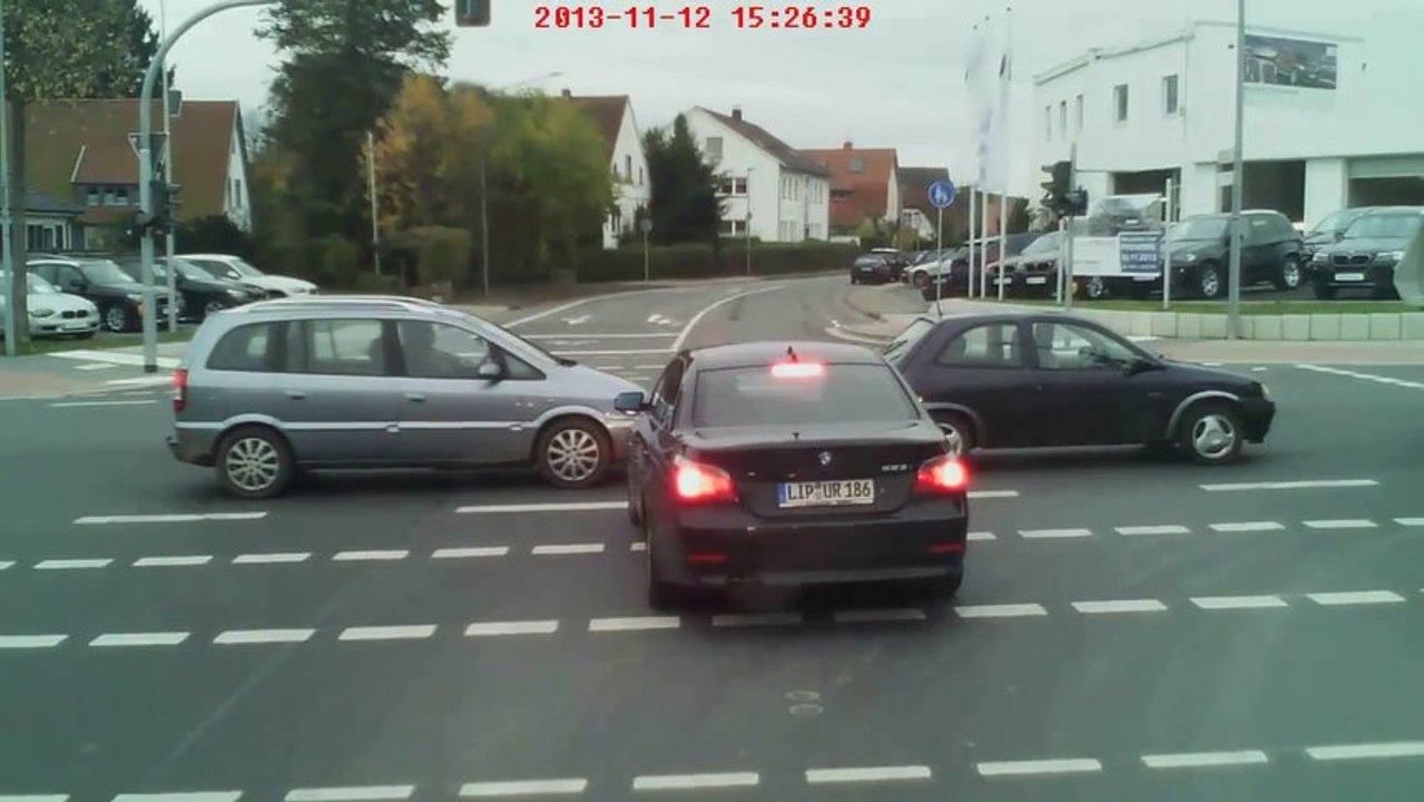 Road Rage qui finit mal pour une BMW... Crash de fou!