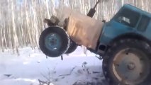 Tracteur fou - Chauffeur russe débile!