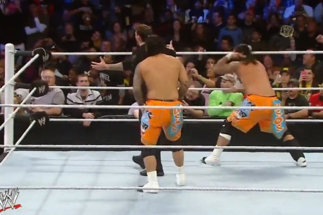 The Usos clash with The Shield on WWE SmackDown!!