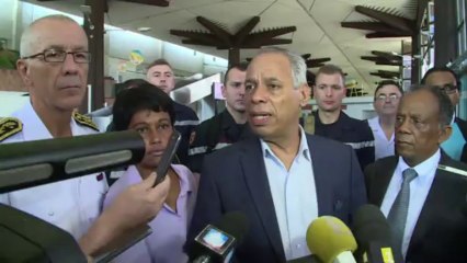 Clean-up begins after cyclone skims France's Reunion island