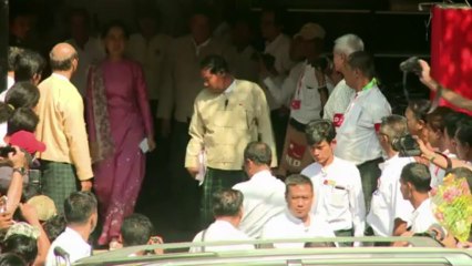 Birmanie: Suu Kyi appelle l'armée à soutenir une réforme constitutionnelle
